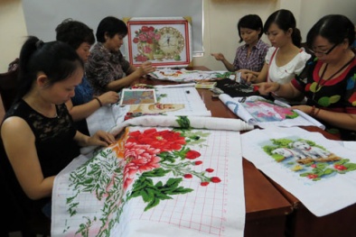 Đắt như tranh thêu chữ thập 